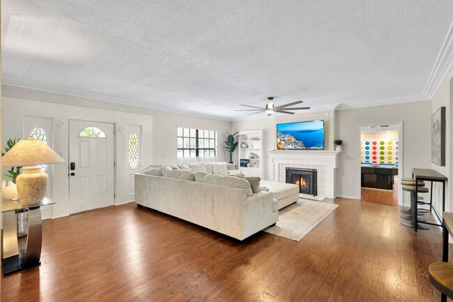 Building Photo - 1679 Tampa Rd