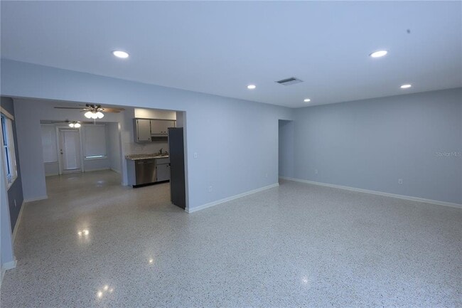 Building Photo - 1040 Charles St