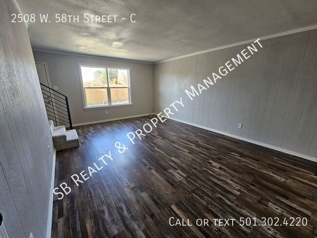 Building Photo - 2 Bedroom Townhouse in North Little Rock, AR!