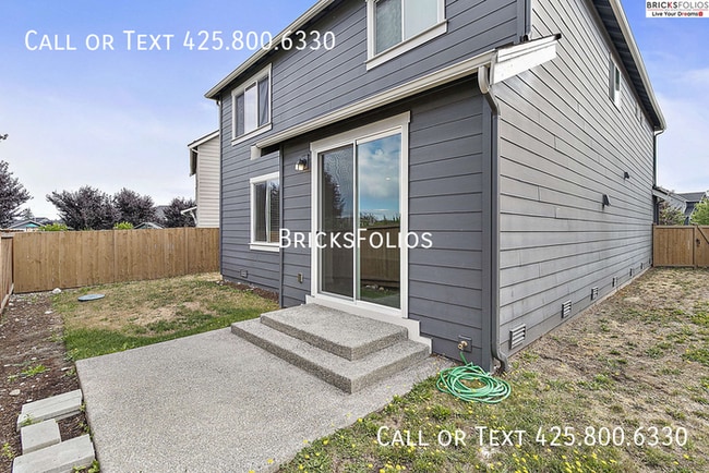 Building Photo - Your Dream Home Awaits in Puyallup – Bonus Offer Included!