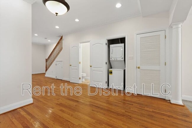 Building Photo - 902 13th St NE