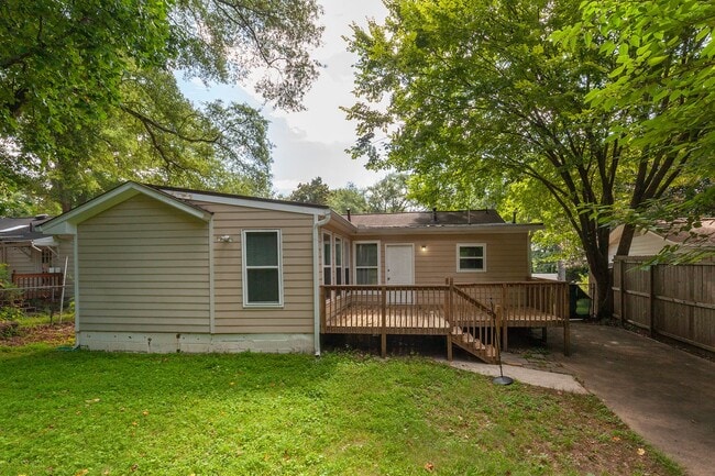 Building Photo - Spacious 3 beds & 3 Full Baths in Woodland...