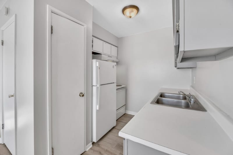 Building Photo - 930 Snider Rd