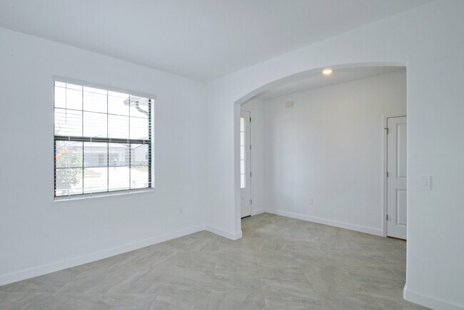 Building Photo - 15851 Islandwalk Ave