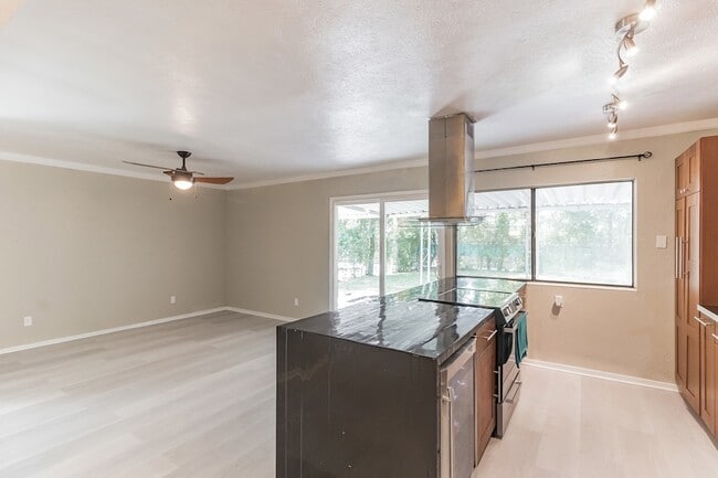 Building Photo - 3117 San Diego Dr