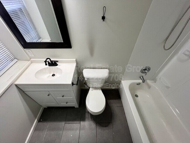 Building Photo - 6048 Washington Blvd