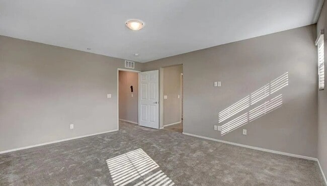 Building Photo - 37 Alamere Falls Dr