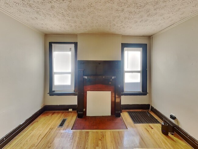 Building Photo - 289-291 E 14th Ave-289