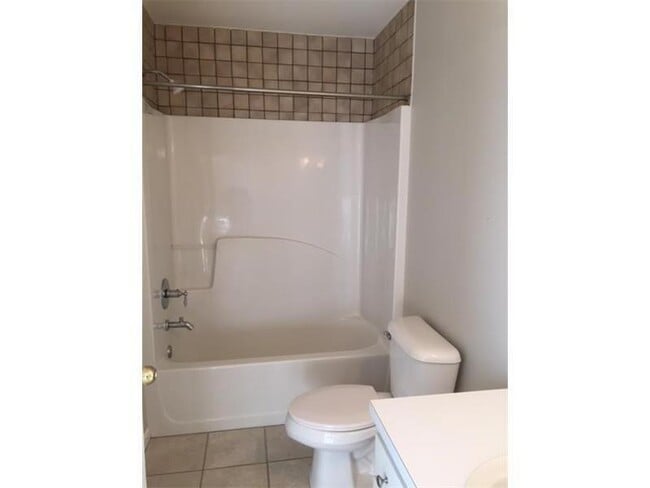 Building Photo - 1801 Hazy Glen Ct NW