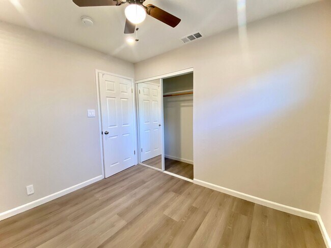 Building Photo - 5037 Morris Way