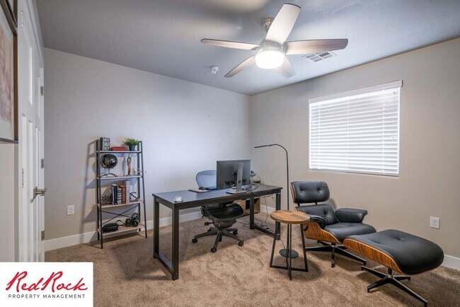 Building Photo - Beautiful townhome in desirable neighborho...