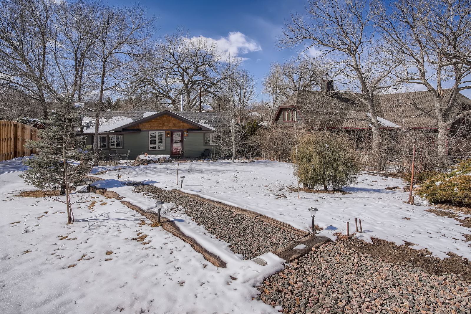 Building Photo - 835 Urban St