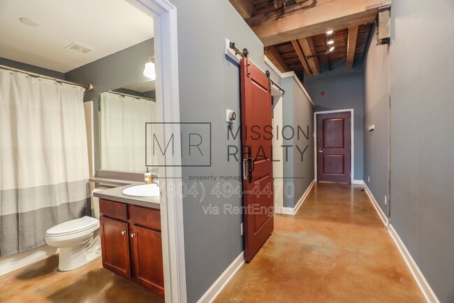 Building Photo - 815 Porter St