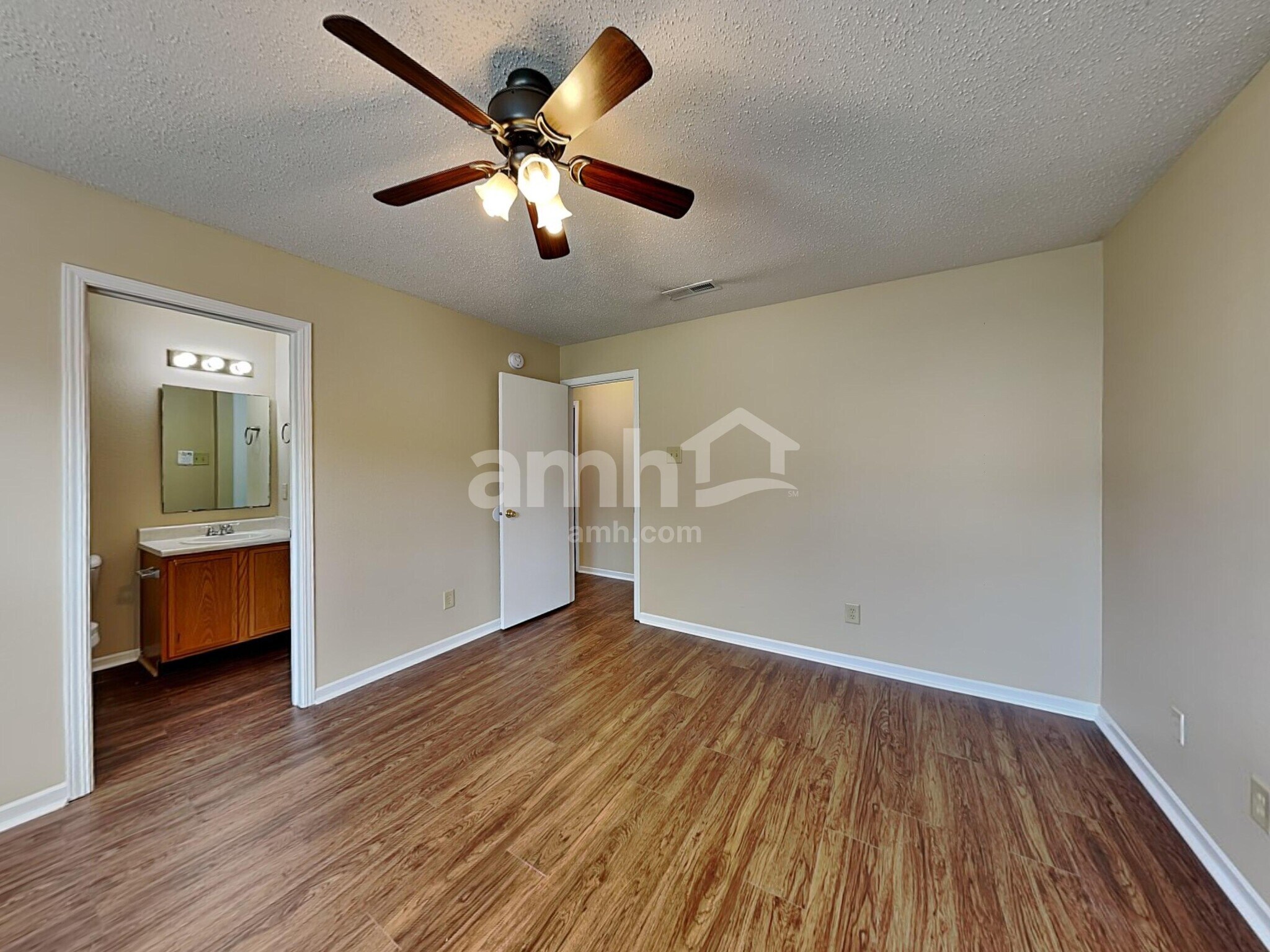 Building Photo - 10767 Wymm Ln
