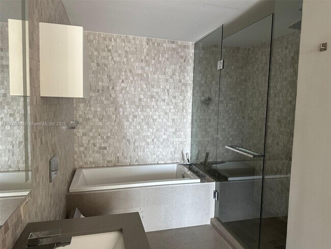 Building Photo - 68 SE 6th St