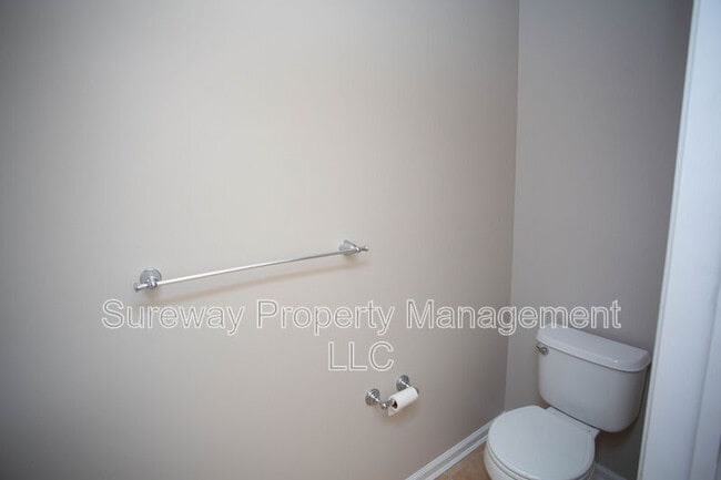 Building Photo - 15 Fawn Ct