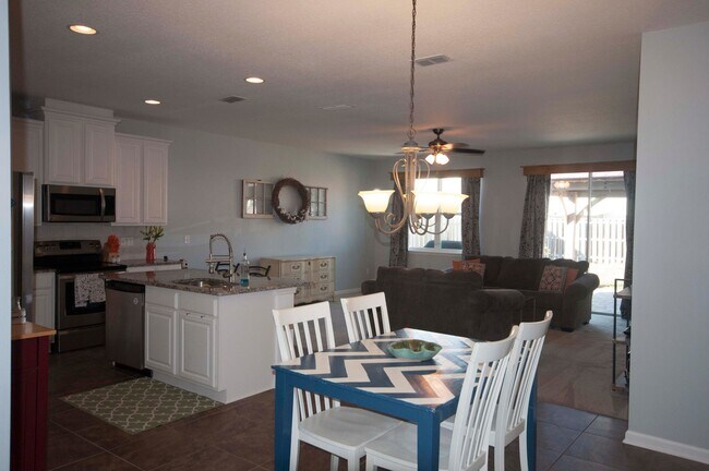 Building Photo - Young country style home- Move in ready!