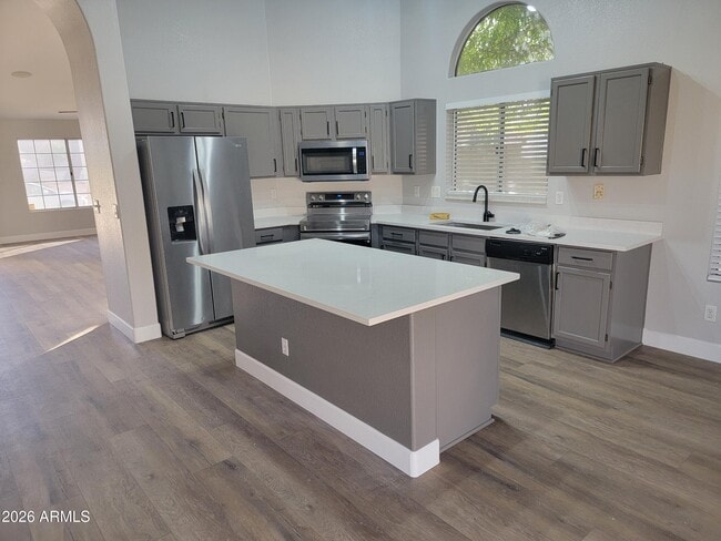 Building Photo - 1777 E Sheffield Ave