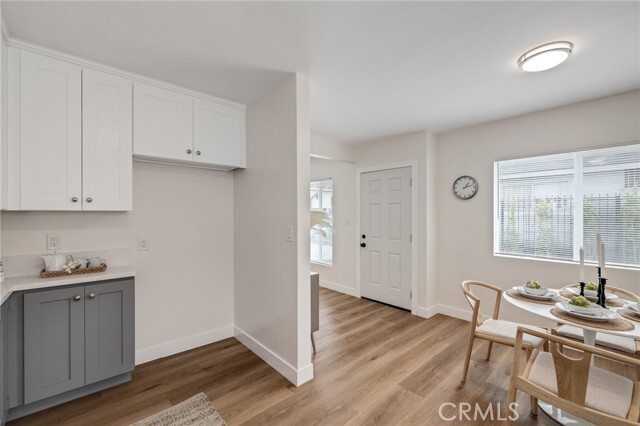 Building Photo - 13933 Doty Ave