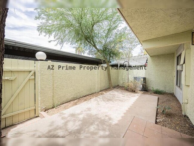 Building Photo - 4710 N 10th Pl