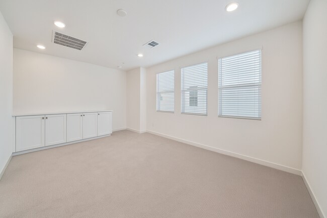 Building Photo - 142 Juniper Dr