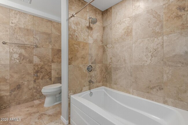 Building Photo - 7117 E Rancho Vista Dr