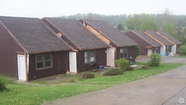 Building Photo - 1260 Green Valley Dr