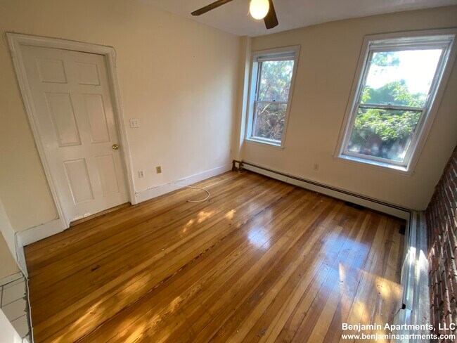 Building Photo - 48 Garden St