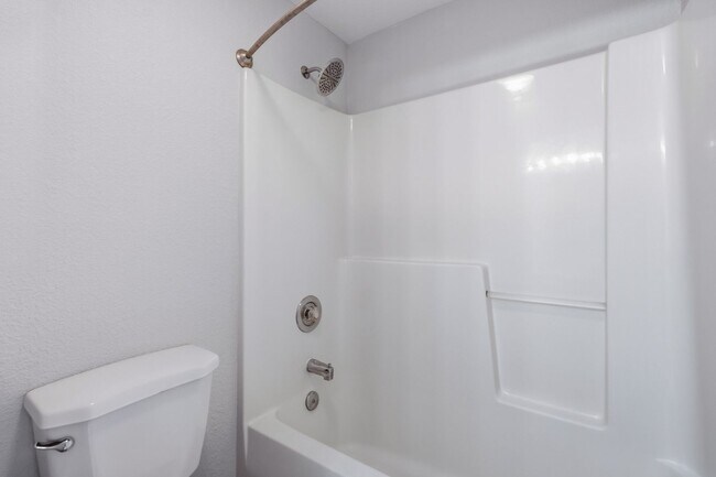 Building Photo - 6748 3rd Way SE