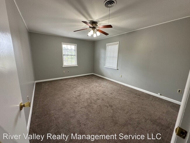 Building Photo - 4 br, 2 bath House - 1224 E Aspen Lane