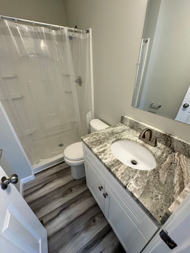 Building Photo - THE LAKES