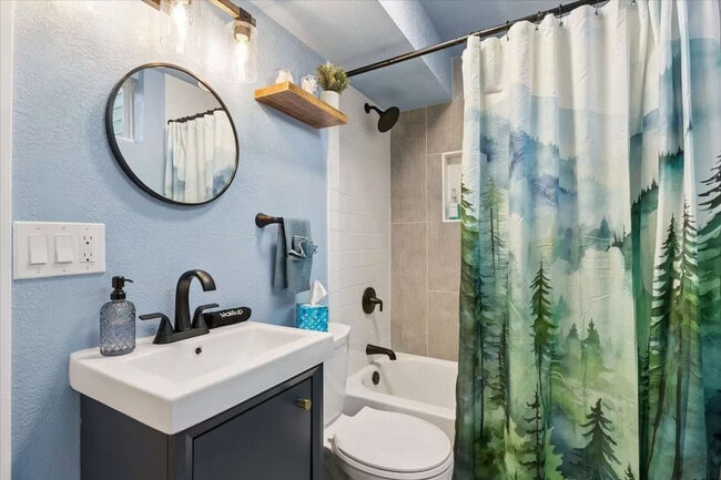 Building Photo - 6186 Sunshine Canyon Dr