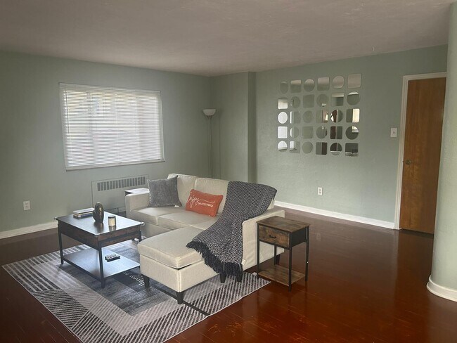 Building Photo - 509 Ogden Ave