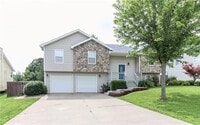 Building Photo - 570 SE 115th Rd