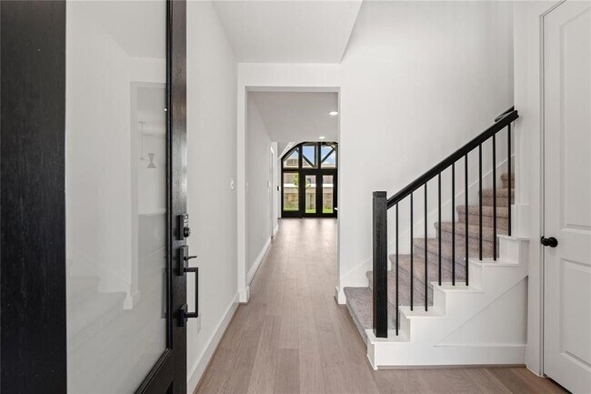 Building Photo - 29751 Burcreek Ln