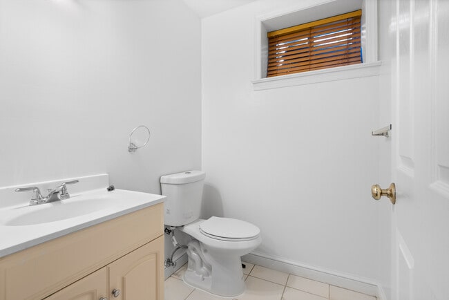 Building Photo - 1407 Leegate Rd NW