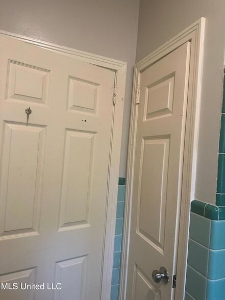 Building Photo - 3564 Cowan Pl