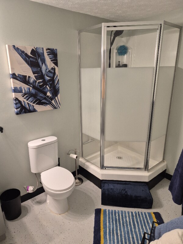 Building Photo - 1218 Greenwood Dr