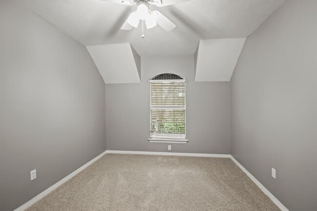 Building Photo - 2902 Maple Bend Dr