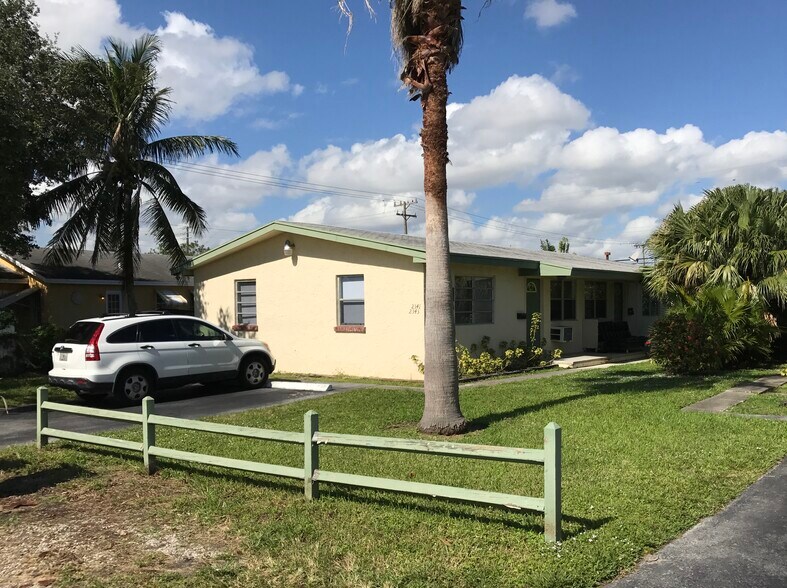 Front of Building - 2341 Roosevelt St