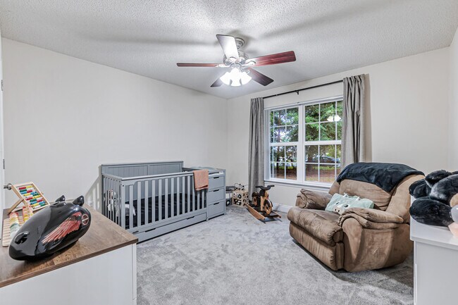 Building Photo - 121 Hillwood Dr