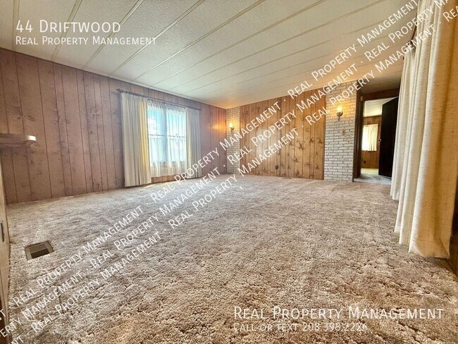 Building Photo - 44 Driftwood-