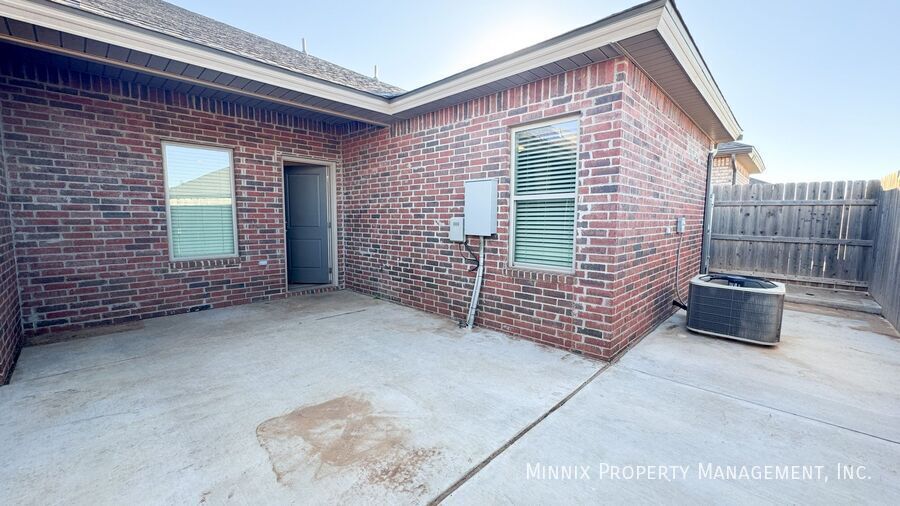 Building Photo - 1102 N 7th St