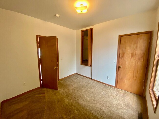 Building Photo - 304