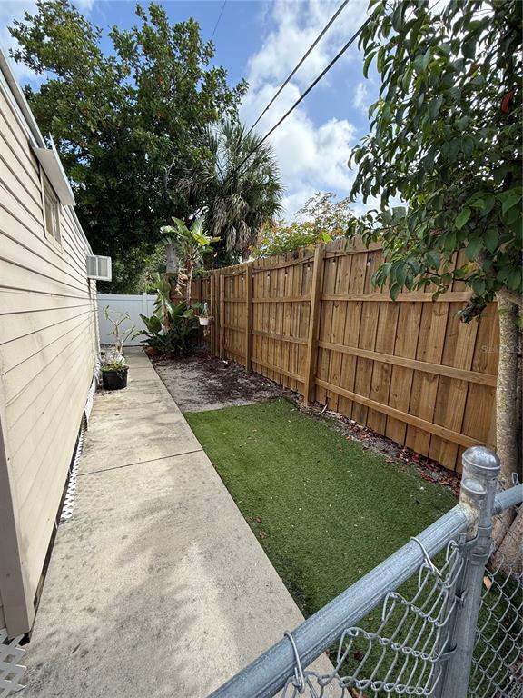 Building Photo - 2729 Nodosa Dr