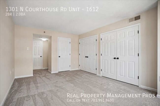 Building Photo - 1301 N Courthouse Rd