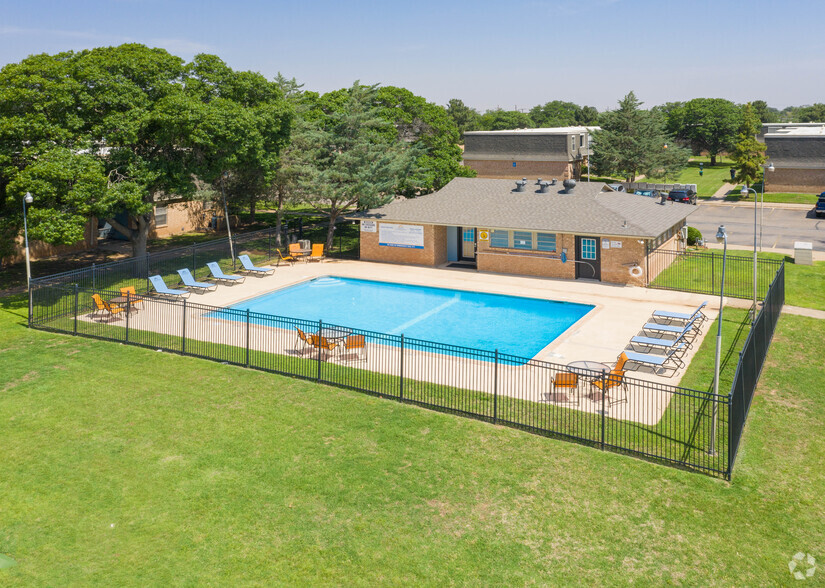 Primary Photo - Lubbock Lakeway Apartments