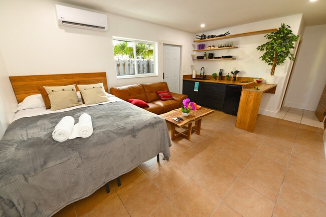 Building Photo - PR 11