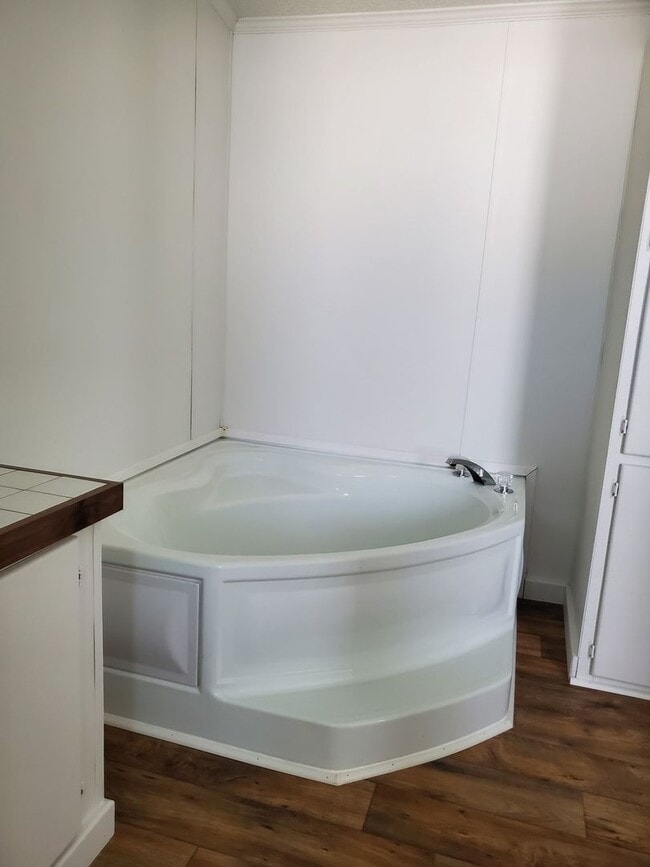 Building Photo - Ready to Move in