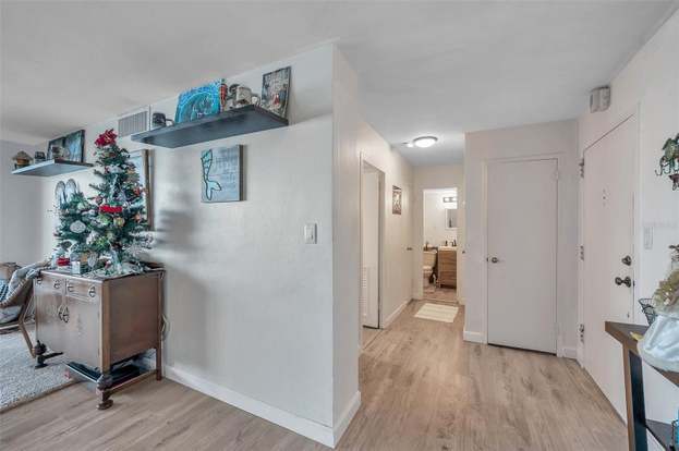 Building Photo - 7200 Sunshine Skyway Ln S